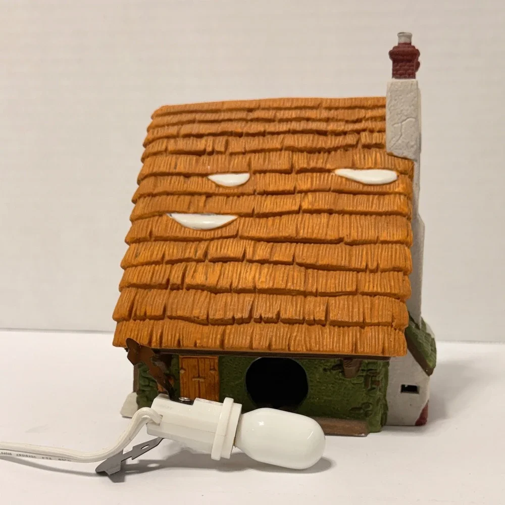Dept 56 Dickens Village Lomas Ltd Molasses Treacle Lighted House 1993 5809-2